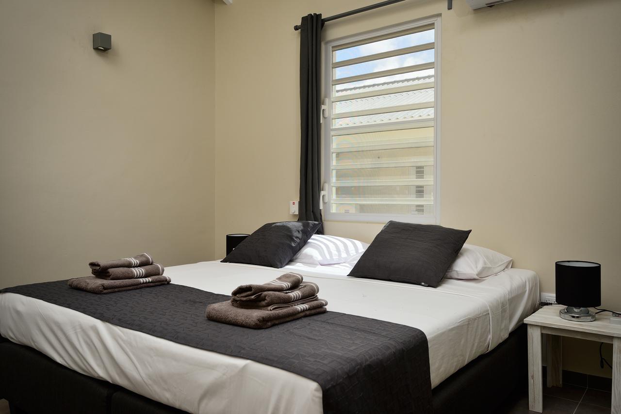All Seasons Apartments Kralendijk  Bagian luar foto